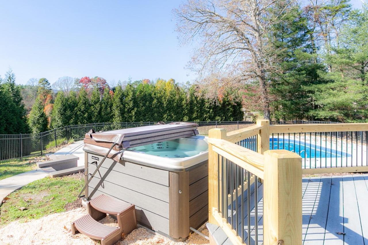 Luxurious House With Pool Near Asheville By Mighty Tree Properties Leicester 외부 사진